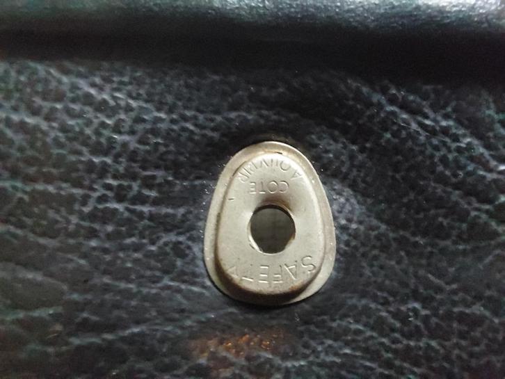 GEZOCHT voor Peugeot 304 cabrio Sluitdrukkers kap afdekhoes, Auto-onderdelen, Interieur en Bekleding, Oldtimer onderdelen, Peugeot