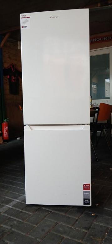 Te koop koelkast met vriesvak beschikbaar voor biedingen