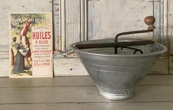 Sapastout grote Franse vintage roerzeef beschikbaar voor biedingen