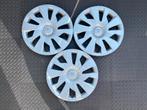 3 originele Toyota Yaris wieldoppen 15 inch, Ophalen of Verzenden, Gebruikt
