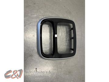 Dashboard deel van een Opel Vivaro beschikbaar voor biedingen