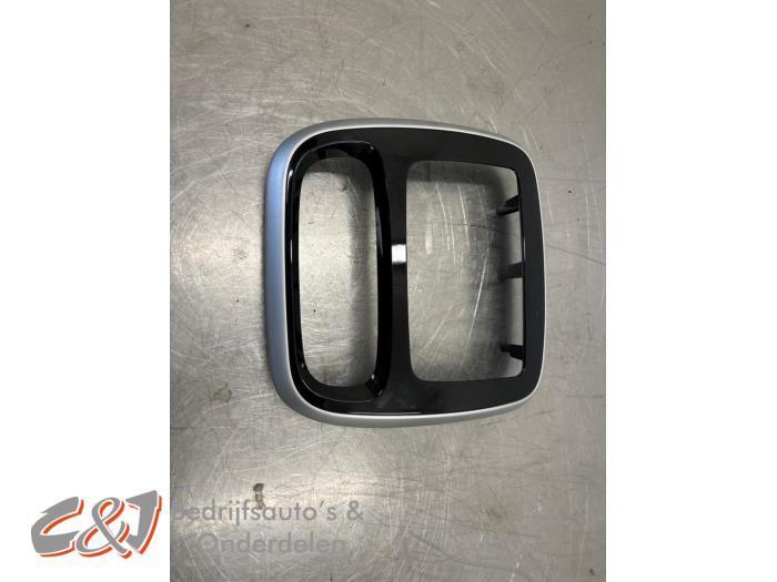 Dashboard deel van een Opel Vivaro, Auto-onderdelen, Dashboard en Schakelaars, Opel, Gebruikt, 3 maanden garantie, Ophalen of Verzenden