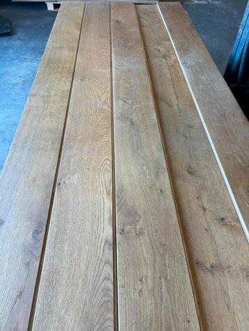 Eiken vloer 55 m2 massieve vloerdelen 18 cm breed 2 cm dik beschikbaar voor biedingen