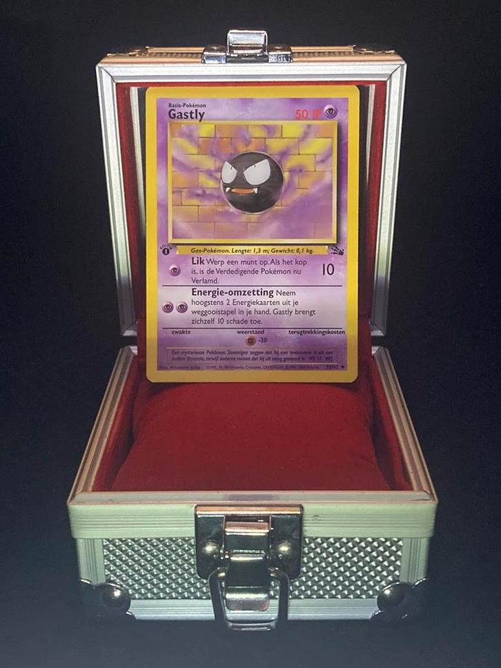 Gastly 1st edition - Fossil, Hobby en Vrije tijd, Verzamelkaartspellen | Pokémon, Zo goed als nieuw, Ophalen of Verzenden