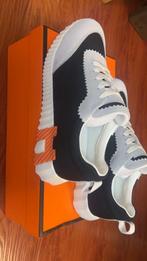 Bouncing sneaker, Ophalen of Verzenden, Zo goed als nieuw, Sneakers of Gympen