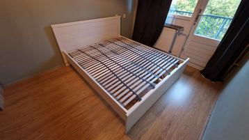 Wit IKEA bedframe beschikbaar voor biedingen