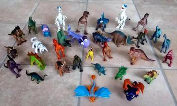 Ca. 30 Kunststof Dino's / Dinosauriërs in goede staat. beschikbaar voor biedingen