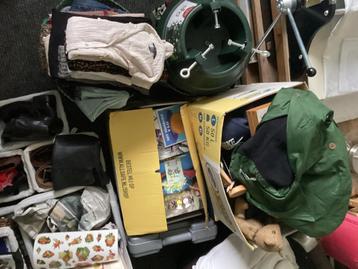 Partij rommelmarkt tweedehands spullen beschikbaar voor biedingen