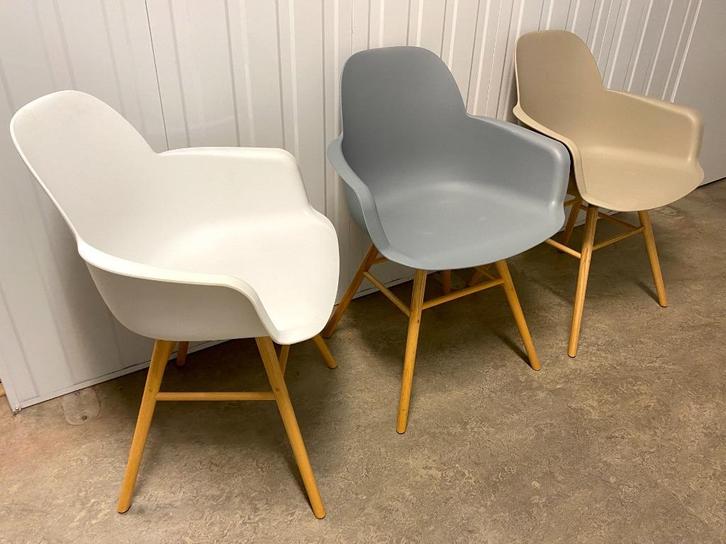 Kuipstoelen Zooff Design (2021) 6x: 2 wit, 2 grijs, 2 taupe, Huis en Inrichting, Stoelen, Zo goed als nieuw, Vijf, Zes of meer stoelen