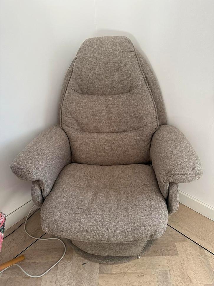 Comfortabele Schommelstoel - Amstelveen, Huis en Inrichting, Fauteuils, Zo goed als nieuw, Stof, 75 tot 100 cm, Ophalen
