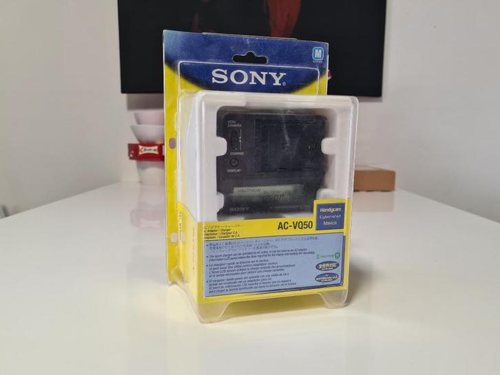Sony AC-VQ50 Oplader, Audio, Tv en Foto, Opladers, Zo goed als nieuw, Ophalen of Verzenden
