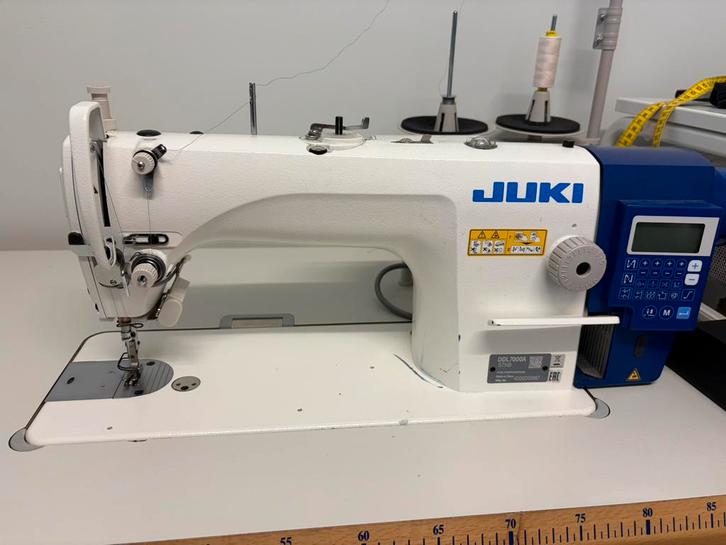 Juki industrie machine, Hobby en Vrije tijd, Naaimachines en Toebehoren, Zo goed als nieuw, Lockmachine, Ophalen