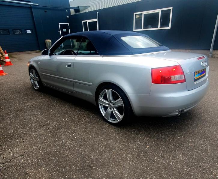 Audi A4 cabrio 2.4 V6 bj 2002., Auto's, Audi, ABS, Benzine, Cabriolet, Automaat, Zilver of Grijs, Blauw, Leder, Voorwielaandrijving