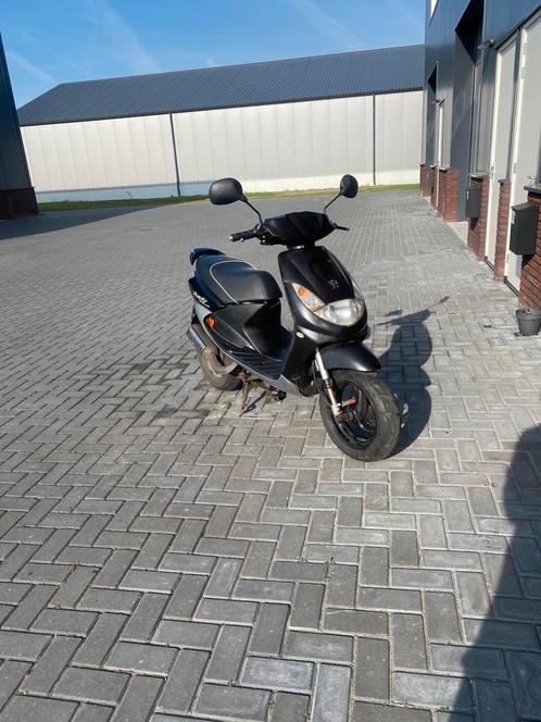 Viva city 2x  veel losse onderdelen waaronder piaggio zip, Fietsen en Brommers, Scooters | Peugeot, Zo goed als nieuw, Vivacity