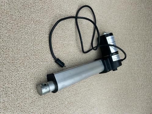 Occasion Motor voor sta op stoel , lift motor, linear motor., Huis en Inrichting, Stoelen, Zo goed als nieuw, Eén, Ophalen
