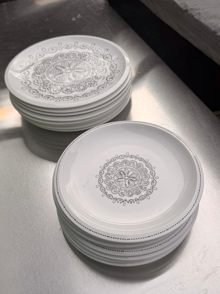 Riverdale Borden Set - Porselein, Huis en Inrichting, Keuken | Servies, Zo goed als nieuw, Bord(en), Overige stijlen, Porselein