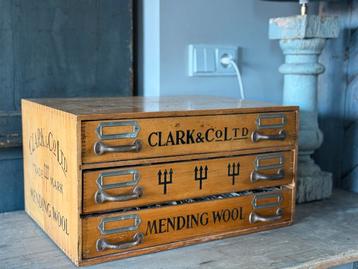 Vintage naaigarenkastje/fourniturenkastje beschikbaar voor biedingen