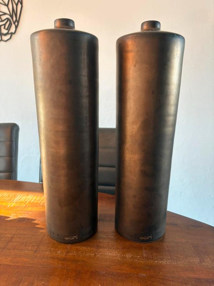 2 ECRI vazen brons bruin 42 cm, Huis en Inrichting, Woonaccessoires | Vazen, Zo goed als nieuw, Overige kleuren, Minder dan 50 cm