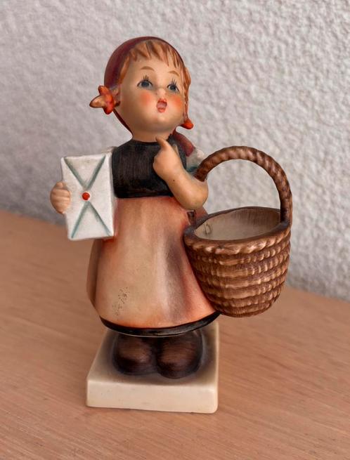 Hummelbeeldje, meisje met mand en brief, meditatiemeisje, Verzamelen, Beelden en Beeldjes, Zo goed als nieuw, Ophalen
