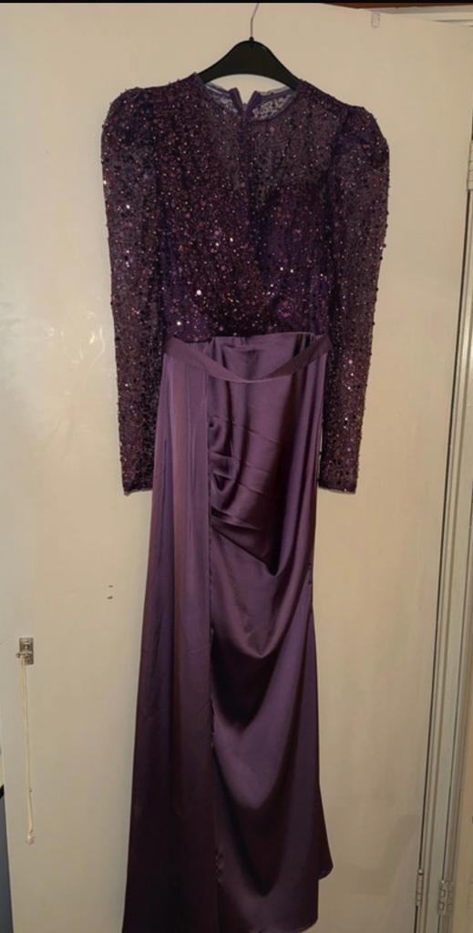 Paarse Bruiloft Jurk met Pailletten, Kleding | Dames, Jurken, Zo goed als nieuw, Maat 34 (XS) of kleiner, Paars, Onder de knie