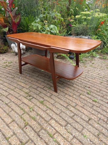 Retro mid century salontafel  beschikbaar voor biedingen