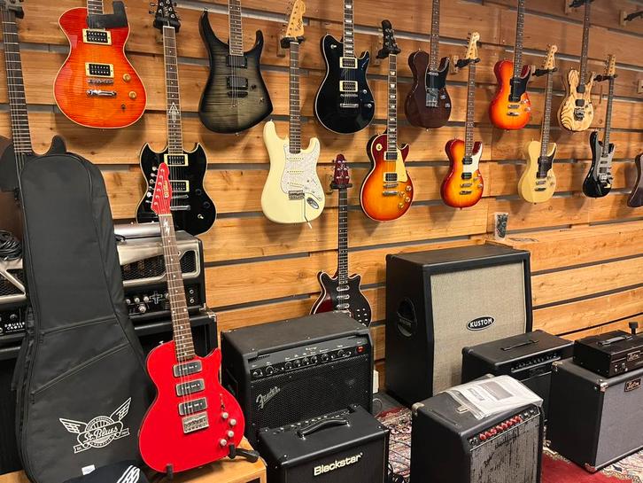 St.Blues gitaar en Radix Osiris met Gibson pickups, Muziek en Instrumenten, Snaarinstrumenten | Gitaren | Elektrisch, Zo goed als nieuw