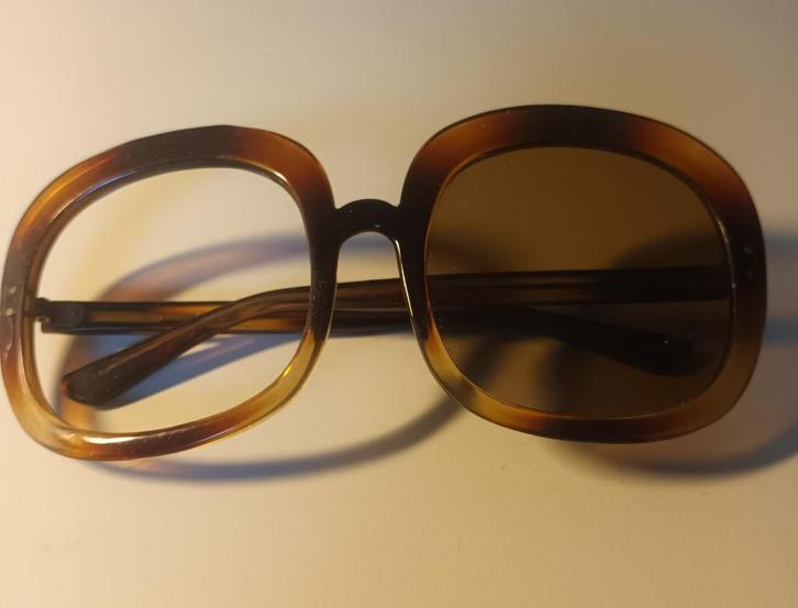 VINTAGE Zonnebril 1 glas....., Sieraden, Tassen en Uiterlijk, Zonnebrillen en Brillen | Dames, Gebruikt, Zonnebril, Overige merken
