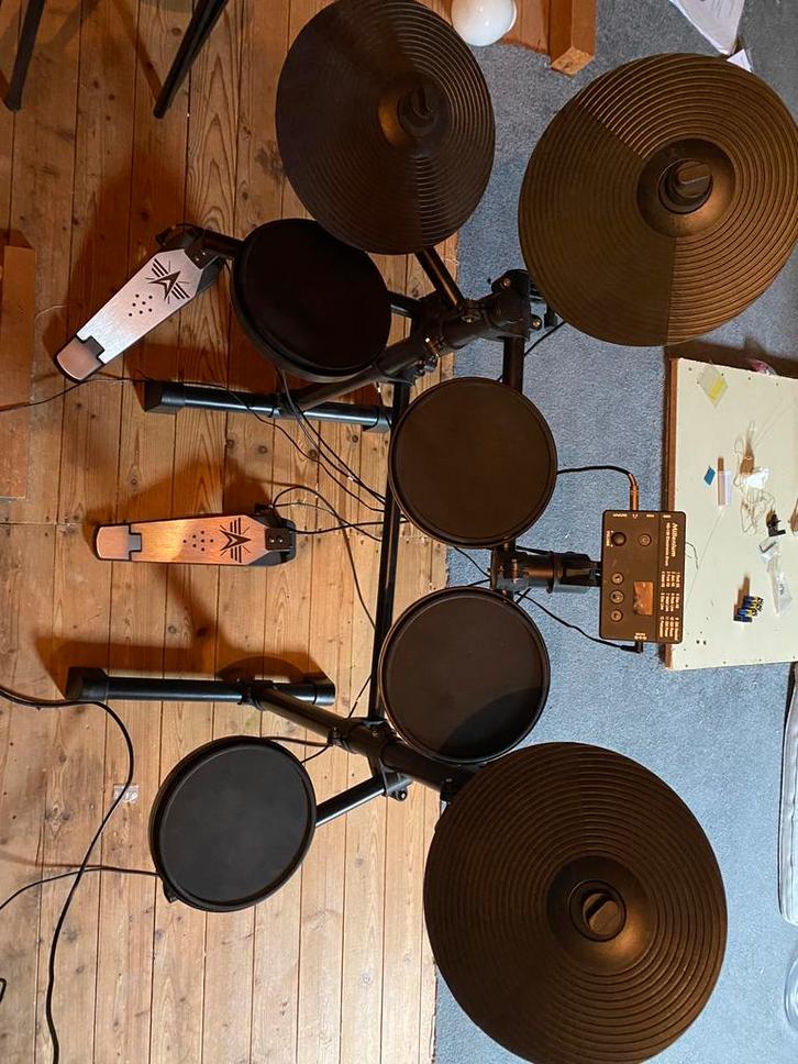 Klein elektrisch drumstel, Muziek en Instrumenten, Drumstellen en Slagwerk, Gebruikt, Overige merken, Ophalen