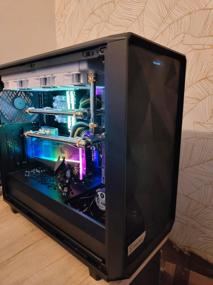 Dikke game pc met custom koperen waterkoeling, 6900XT, Computers en Software, Computerbehuizingen, Zo goed als nieuw, Ophalen of Verzenden