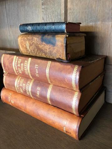 Antieke boeken beschikbaar voor biedingen