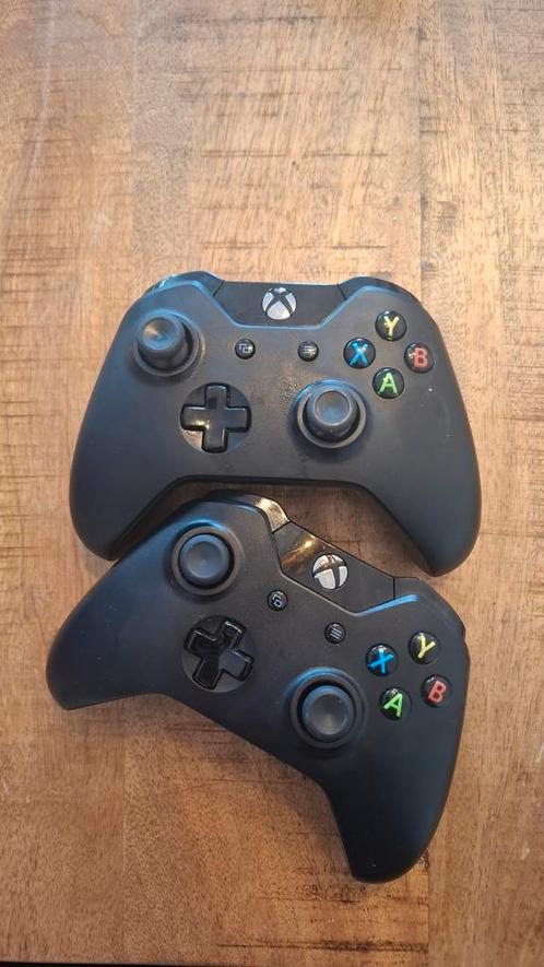 2 xbox controllers - goeie staat, Spelcomputers en Games, Spelcomputers | Xbox | Accessoires, Gebruikt, Xbox Original, Controller