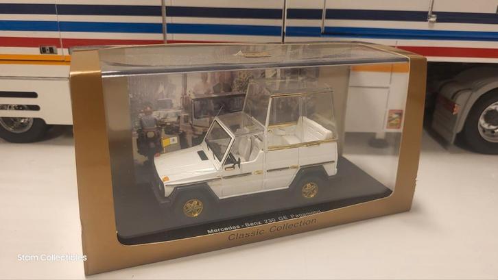 SPARK Mercedes-Benz 230GE Papamobil Pausmobiel, Hobby en Vrije tijd, Modelauto's | 1:43, Zo goed als nieuw, Auto, Overige merken