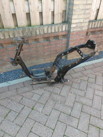 Piaggio zip 2000 brom frame met kenteken ZONDER WOK!!! beschikbaar voor biedingen