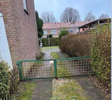 Hek twee delen breed 285 x 75 hoog beschikbaar voor biedingen