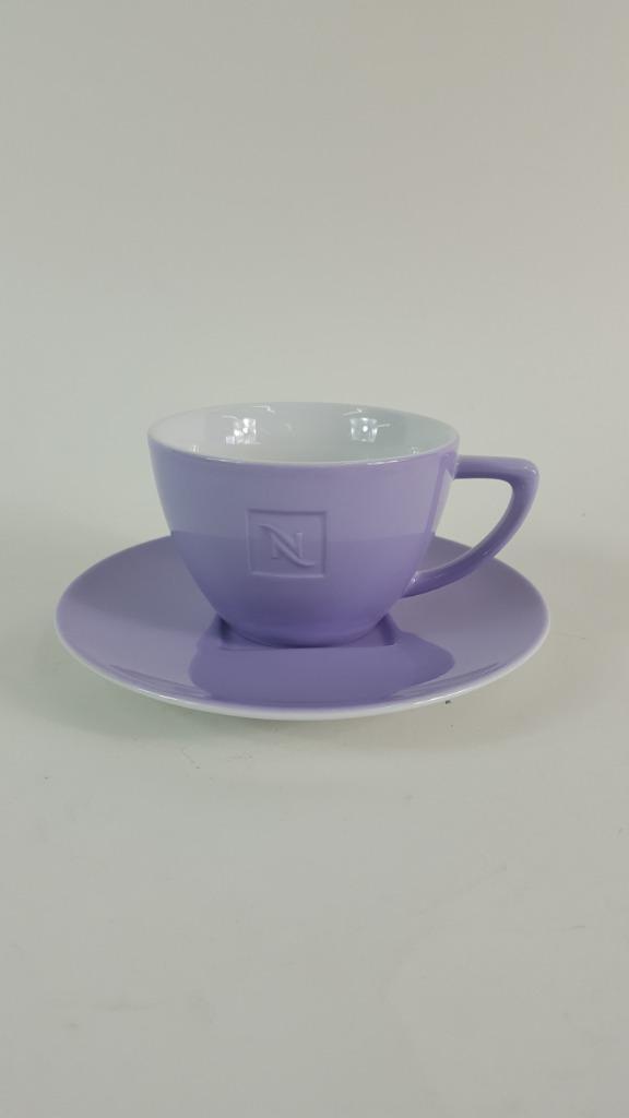 Nespresso kop en schotel paars of lila, koffiekopje. 5A2 /1, Huis en Inrichting, Keuken | Servies, Gebruikt, Kop(pen) en/of Schotel(s)