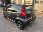 Peugeot 107 1.0-12V Urban Move Airco,Toerenteller,2e EIG, Voorwielaandrijving, Gebruikt, 4 stoelen, 68 pk