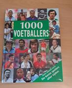 Boek 1000 voetballers, Ophalen, Zo goed als nieuw, Balsport