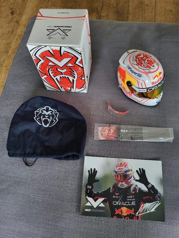 Verstappen 1:2 helm GP van Japan 2023, Verzamelen, Automerken, Motoren en Formule 1, Nieuw, Formule 1, Ophalen of Verzenden