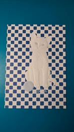 Poes kat reliëf, witte kat met bol garen. Curtis Swann, Verzamelen, Ansichtkaarten | Dieren, Ophalen of Verzenden, 1980 tot heden