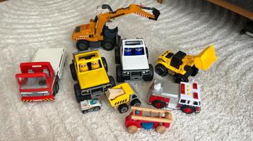 Diverse voertuigen auto’s / graafmachine etc. beschikbaar voor biedingen