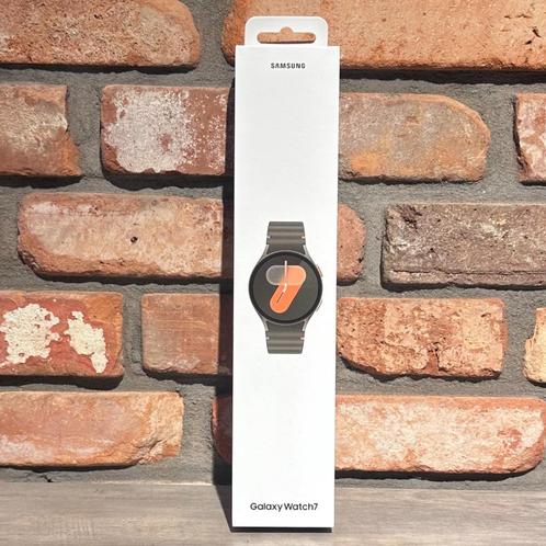 Samsung Galaxy Watch 7 - SM-L300 - Ongeopend, Sieraden, Tassen en Uiterlijk, Smartwatches, Zo goed als nieuw