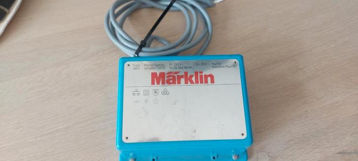 Märklin wisselstroom lichttrafo 40 VA.
Artikelnummer 6611., Hobby en Vrije tijd, Modeltreinen | H0, Zo goed als nieuw, Wagon, Wisselstroom