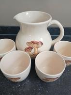 Melkkan met 4 mokken - Jet, Huis en Inrichting, Keuken | Servies, Gebruikt, Keramiek, Ophalen of Verzenden, Overige stijlen