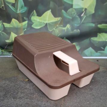 Schoenpoetsdoos bruin/creme plastic beschikbaar voor biedingen