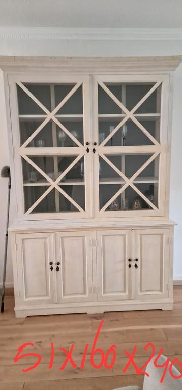 Gratis  - servies kast (3 delen)