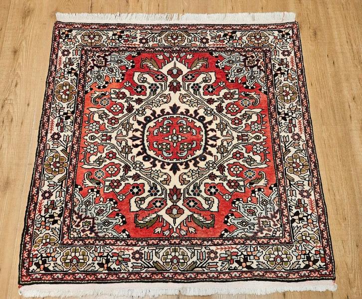 Vintage handgeknoopt perzisch tapijt tafresh 123x117, Huis en Inrichting, Stoffering | Tapijten en Kleden, Gebruikt, 100 tot 150 cm