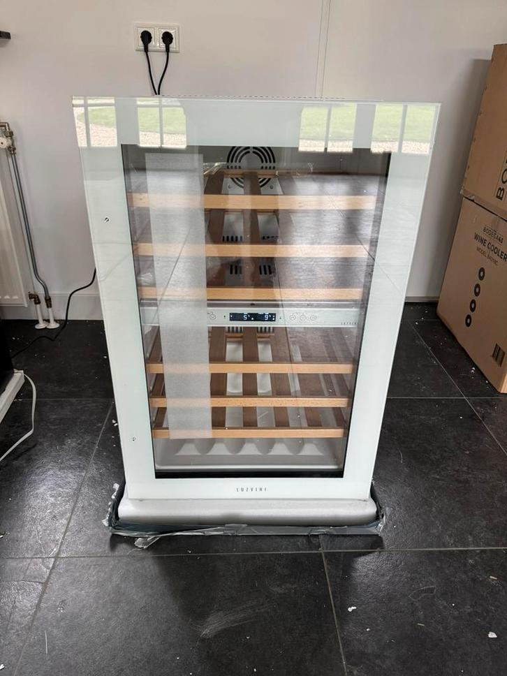 Mooie luzvini wijnklimaatkast 42 flessen inbouw 2 zones, Huis en Inrichting, Woonaccessoires | Wijnrekken, Zo goed als nieuw, 50 tot 75 cm