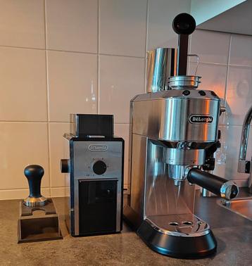 De'Longhi espressomachine + koffiemolen + accessoires beschikbaar voor biedingen