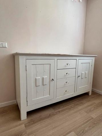 Dressoir/commode beschikbaar voor biedingen