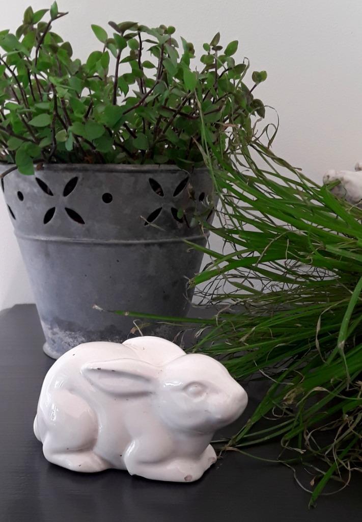 Brocant porseleinen konijntje konijn haas haasje, Antiek en Kunst, Curiosa en Brocante, Ophalen of Verzenden